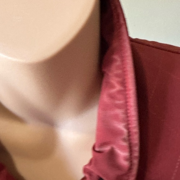 Cripple Creek Ranch-wear Red Quilted Vest & Collared Button Up w/ Double Pockets - Picture 9 of 13